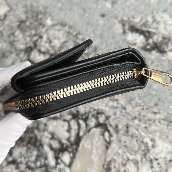 NWT Boutique Crocodile embossed vegan leather zippy wallet - Picture 7 of 12